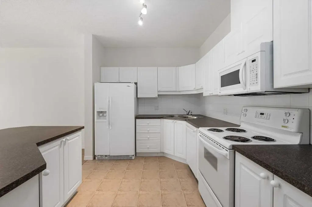 5201 Dalhousie Drive NW Calgary AB T3A 5Y7