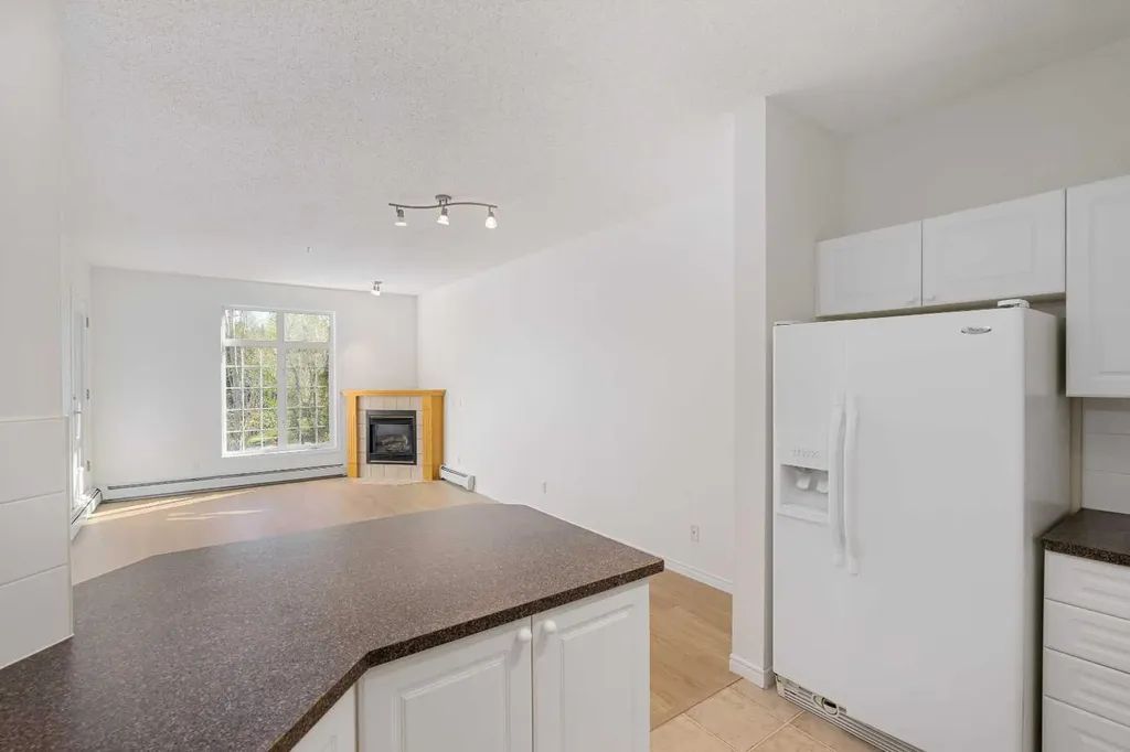 5201 Dalhousie Drive NW Calgary AB T3A 5Y7