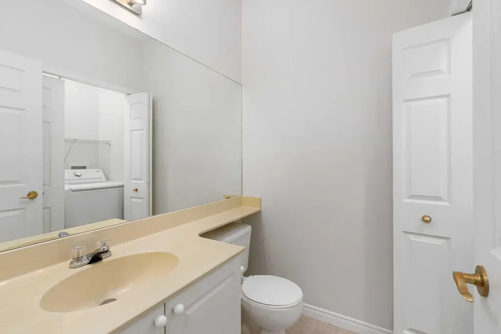 5201 Dalhousie Drive NW Calgary AB T3A 5Y7