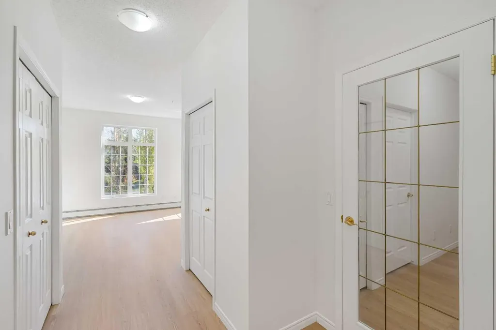 5201 Dalhousie Drive NW Calgary AB T3A 5Y7