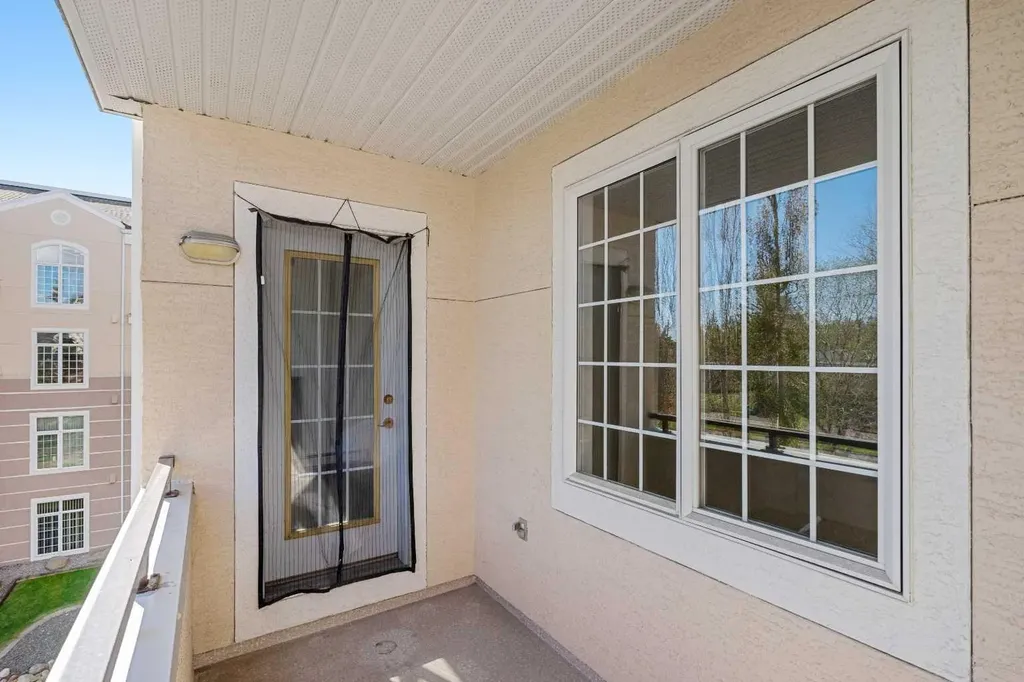 5201 Dalhousie Drive NW Calgary AB T3A 5Y7