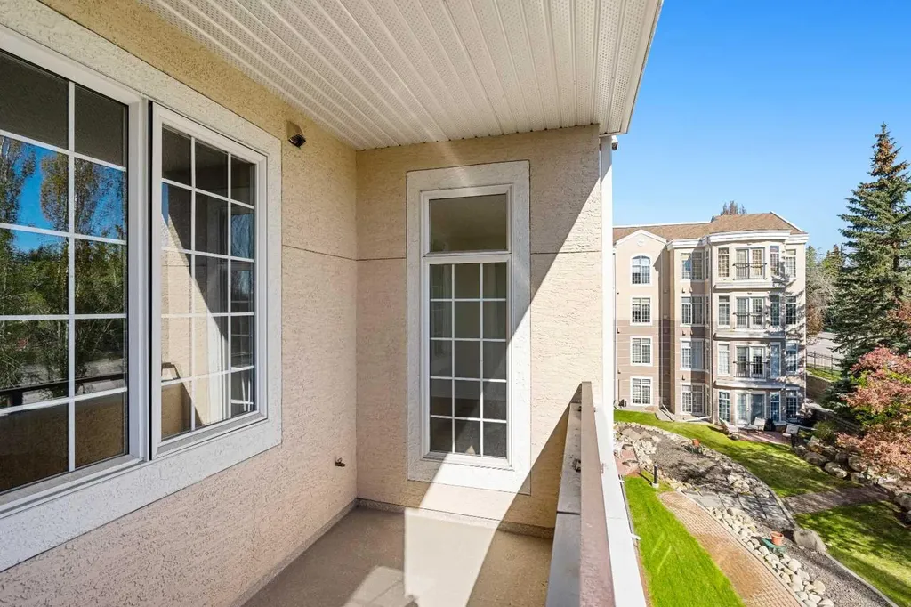 5201 Dalhousie Drive NW Calgary AB T3A 5Y7