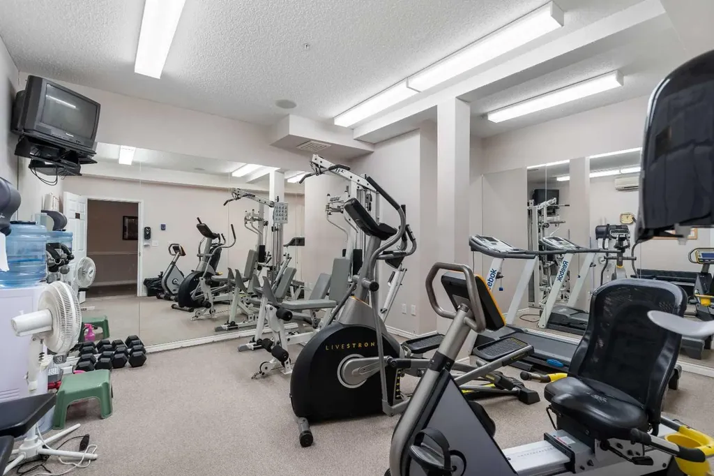 5201 Dalhousie Drive NW Calgary AB T3A 5Y7