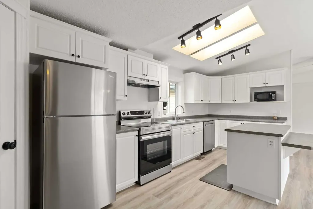 240 Mckinlay Crescent Fort Mcmurray AB T9K2M8