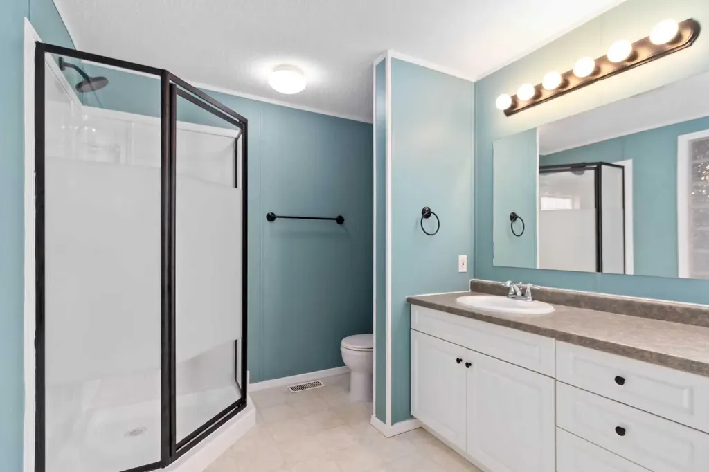 240 Mckinlay Crescent Fort Mcmurray AB T9K2M8