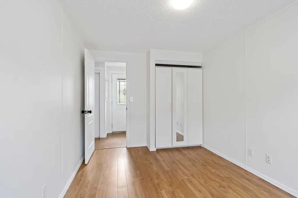 240 Mckinlay Crescent Fort Mcmurray AB T9K2M8