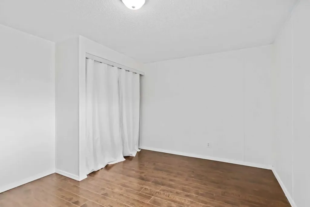 240 Mckinlay Crescent Fort Mcmurray AB T9K2M8