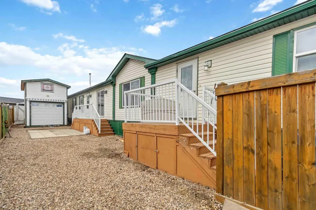 240 Mckinlay Crescent Fort Mcmurray AB T9K2M8