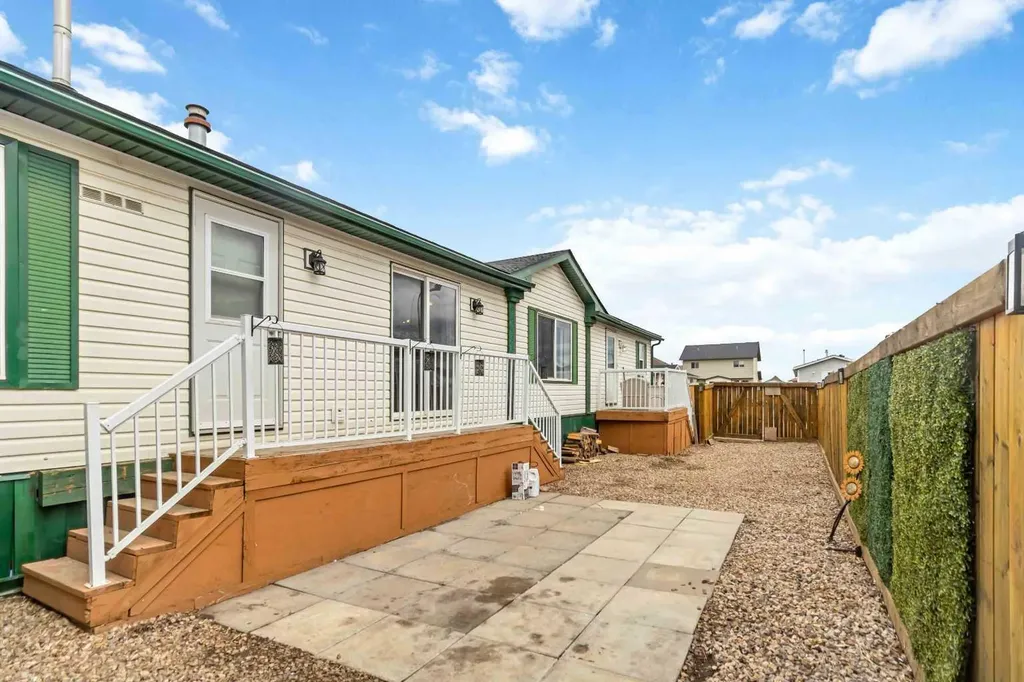 240 Mckinlay Crescent Fort Mcmurray AB T9K2M8