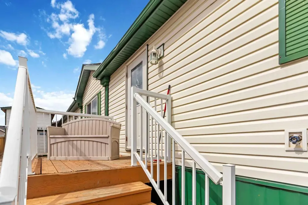 240 Mckinlay Crescent Fort Mcmurray AB T9K2M8