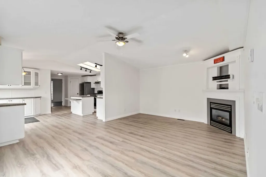 240 Mckinlay Crescent Fort Mcmurray AB T9K2M8
