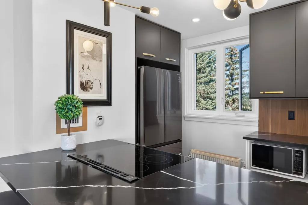3204 Rideau Place SW Calgary AB T2S1Z2