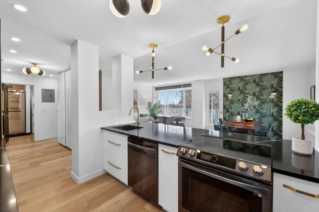 3204 Rideau Place SW Calgary AB T2S1Z2