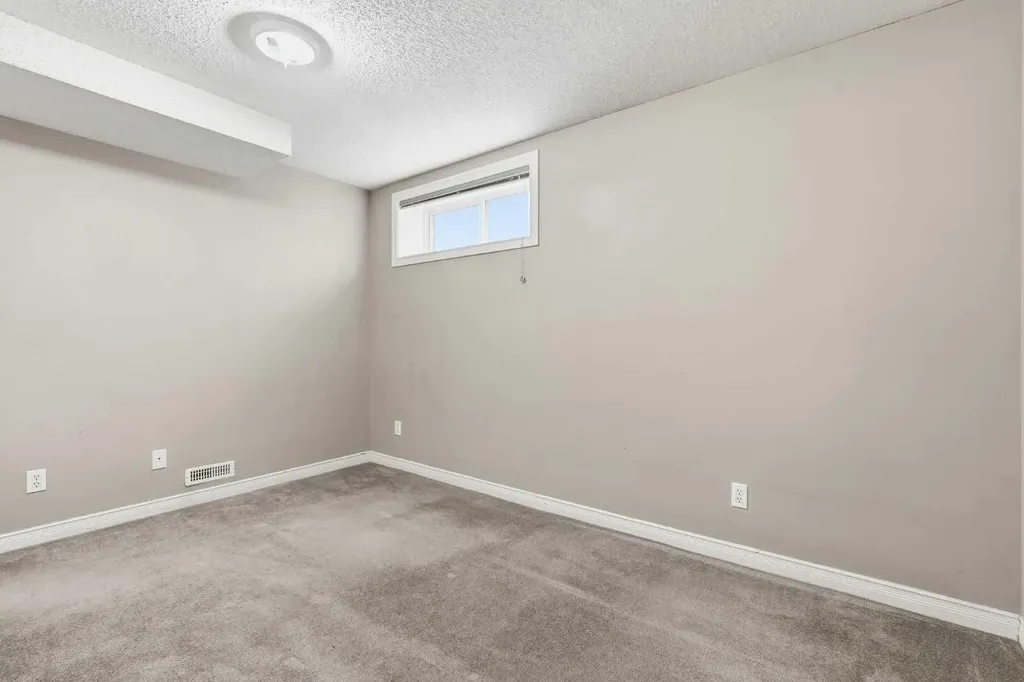 59 Taravista Street NE Calgary AB T3J4P1