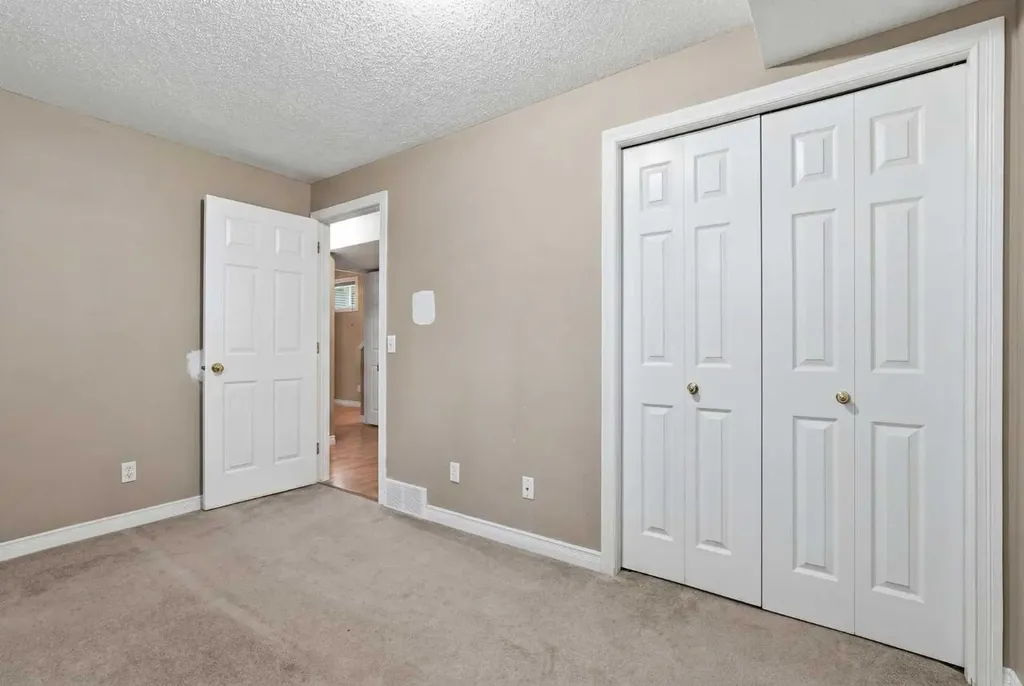 59 Taravista Street NE Calgary AB T3J4P1