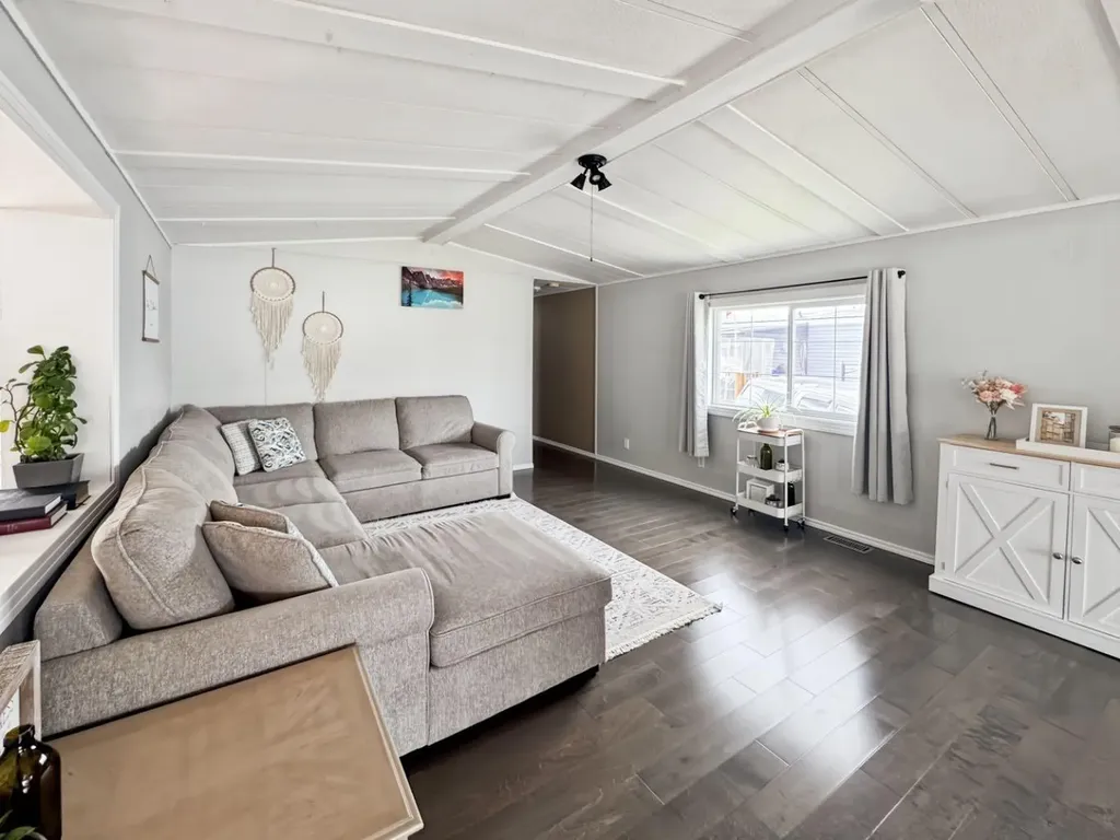 46 Rivervalley Estates Whitecourt AB T7S1J8