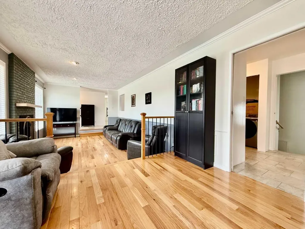 402 3 Street Wainwright AB T9W 1A1