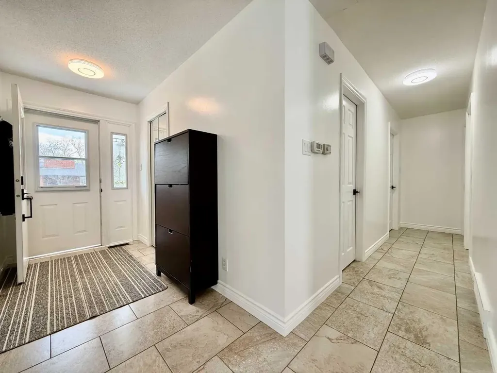 402 3 Street Wainwright AB T9W 1A1