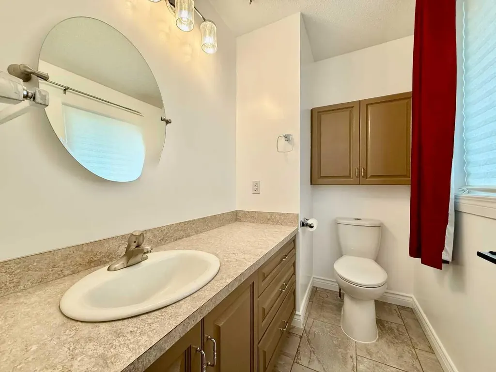 402 3 Street Wainwright AB T9W 1A1