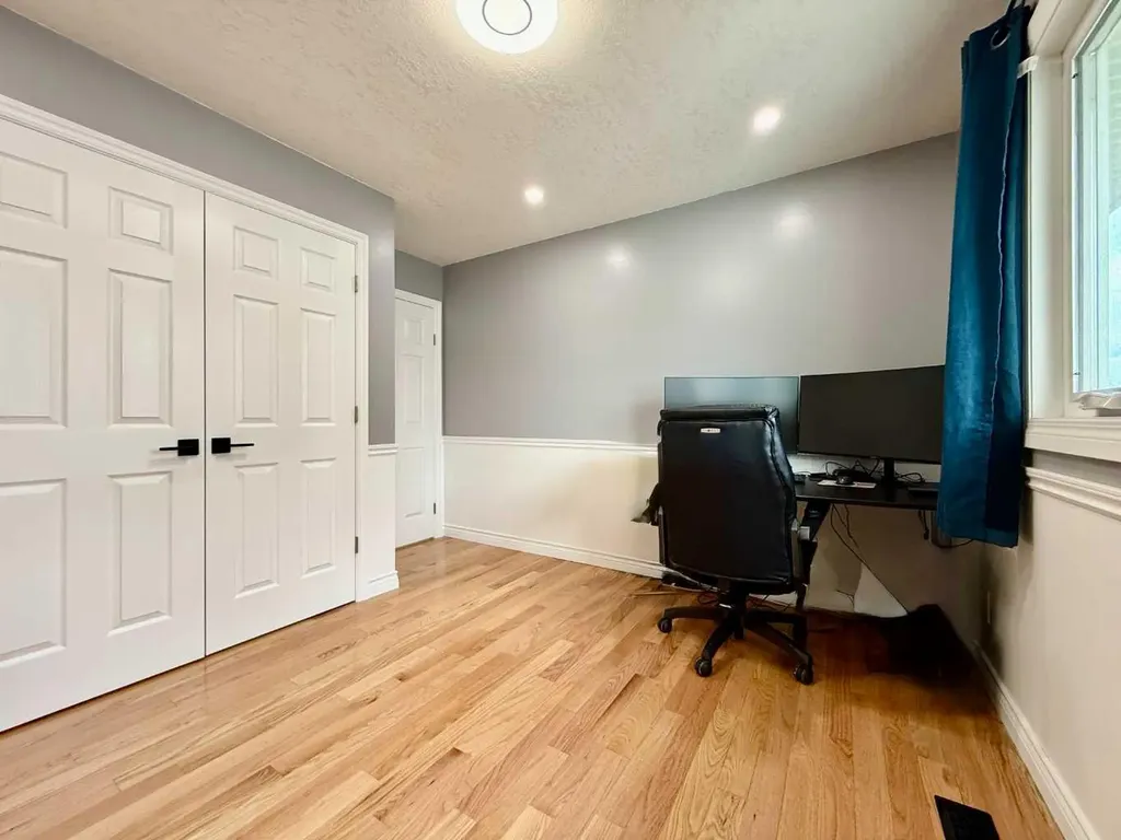 402 3 Street Wainwright AB T9W 1A1