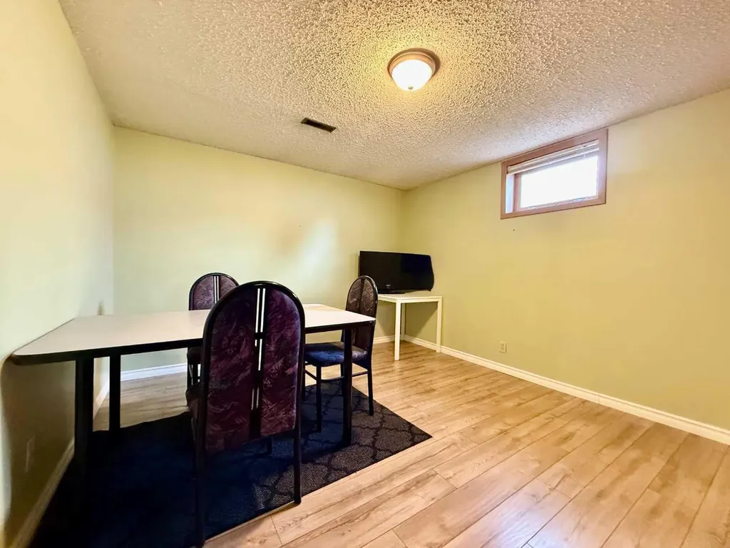 402 3 Street Wainwright AB T9W 1A1