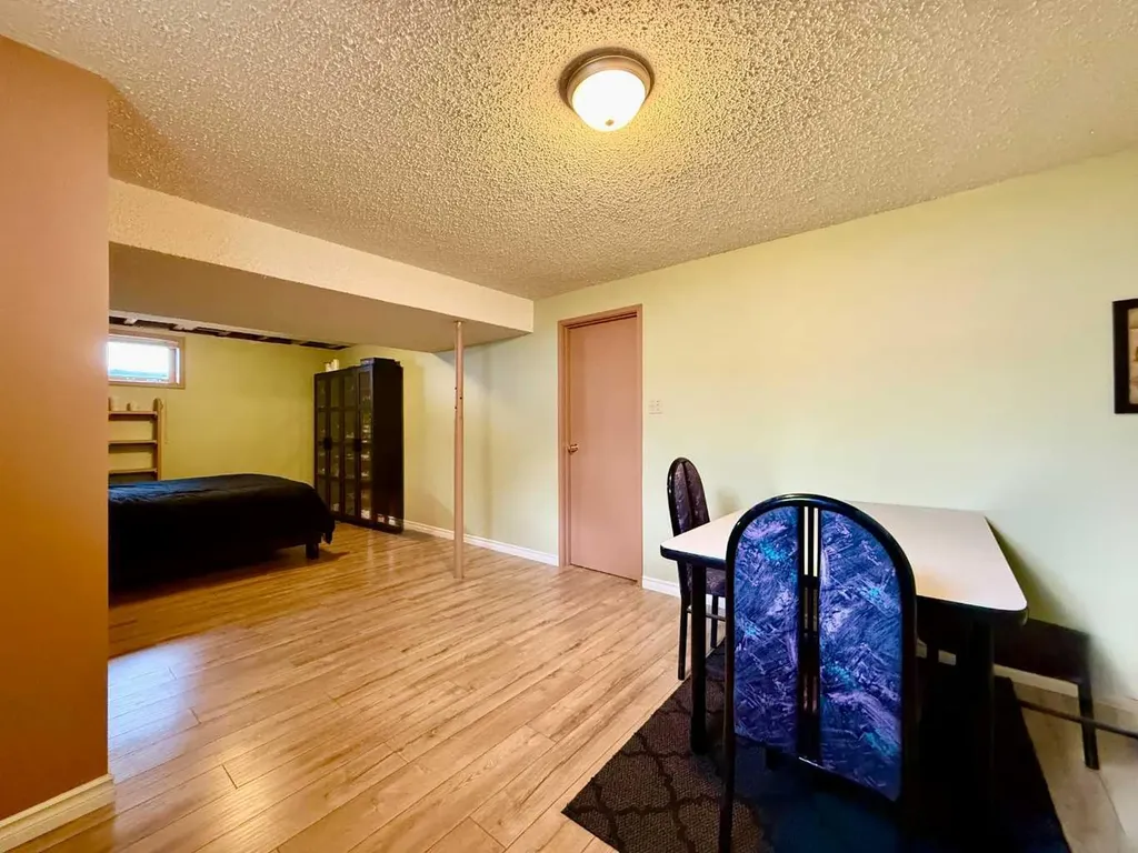 402 3 Street Wainwright AB T9W 1A1