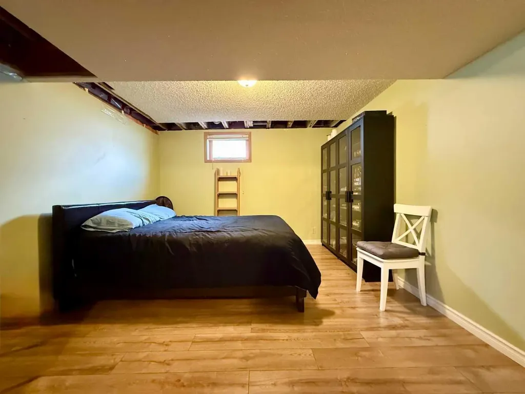 402 3 Street Wainwright AB T9W 1A1