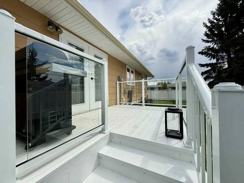 402 3 Street Wainwright AB T9W 1A1
