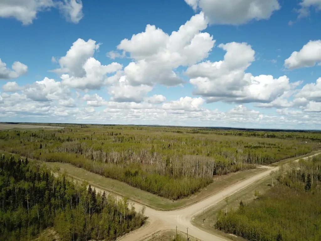 SE-27-79-9-W6 92 Range Road Rural Saddle Hills County AB T0H 0G0