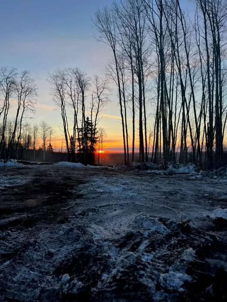 SE-27-79-9-W6 92 Range Road Rural Saddle Hills County AB T0H 0G0