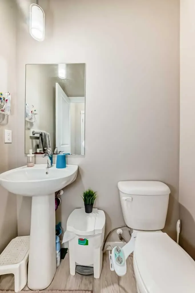 140 Howse Avenue NE Calgary AB T3P 0W1
