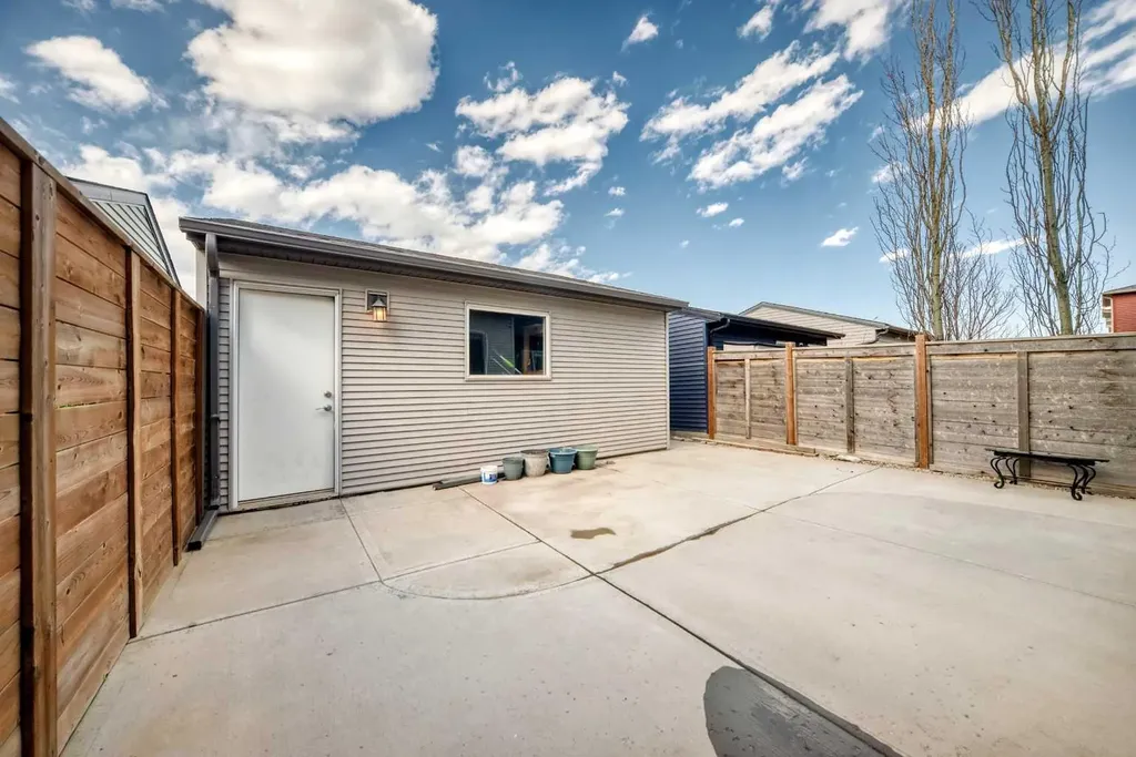 140 Howse Avenue NE Calgary AB T3P 0W1