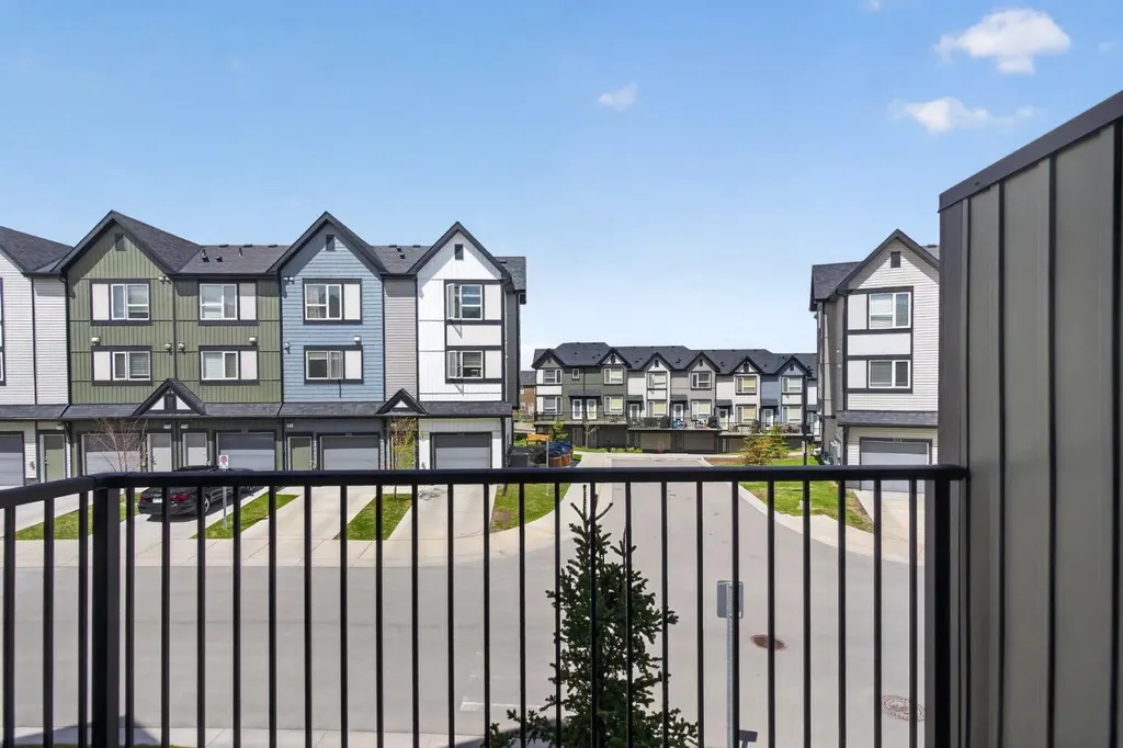 86 Evanscrest Manor NW Calgary AB T3P 1R3