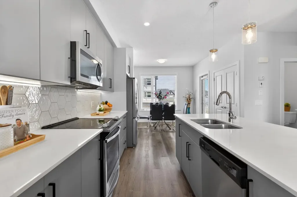 86 Evanscrest Manor NW Calgary AB T3P 1R3