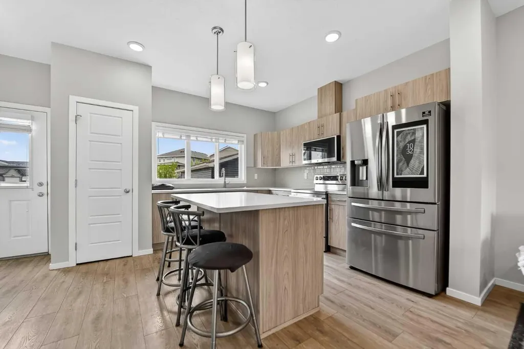 2812 47 Street S Lethbridge AB T1K 8J7