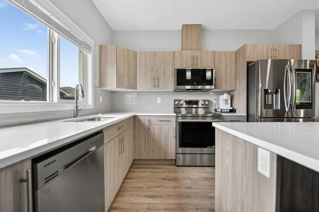 2812 47 Street S Lethbridge AB T1K 8J7