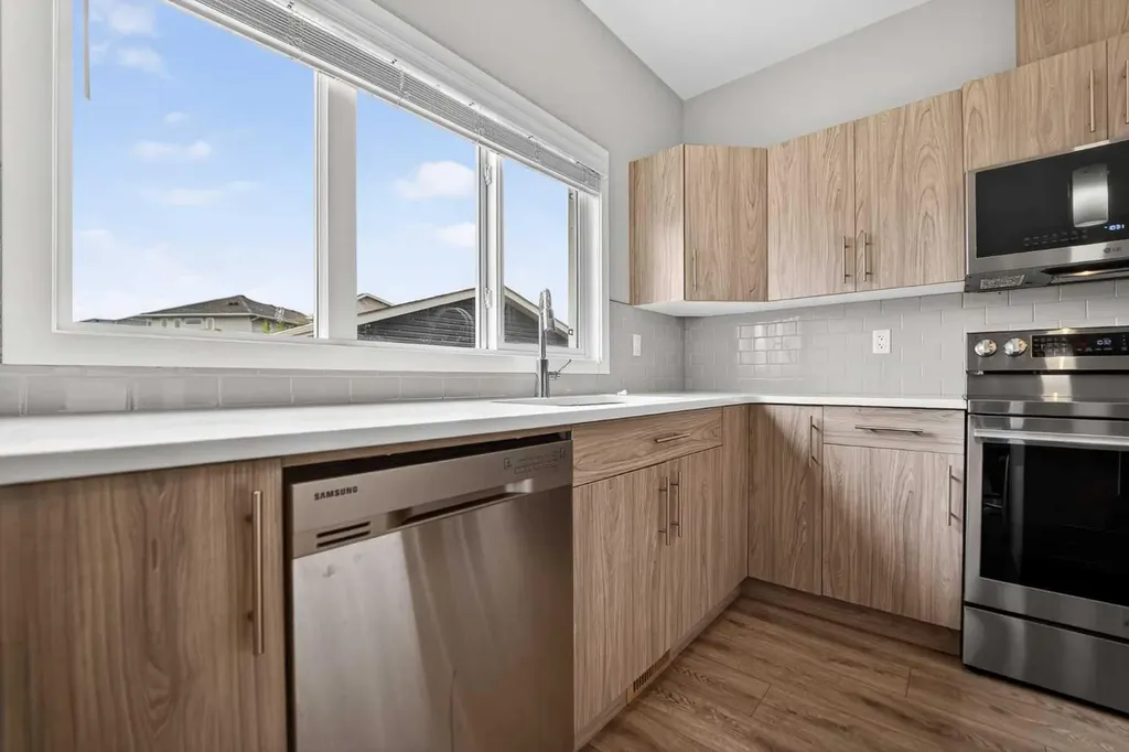2812 47 Street S Lethbridge AB T1K 8J7