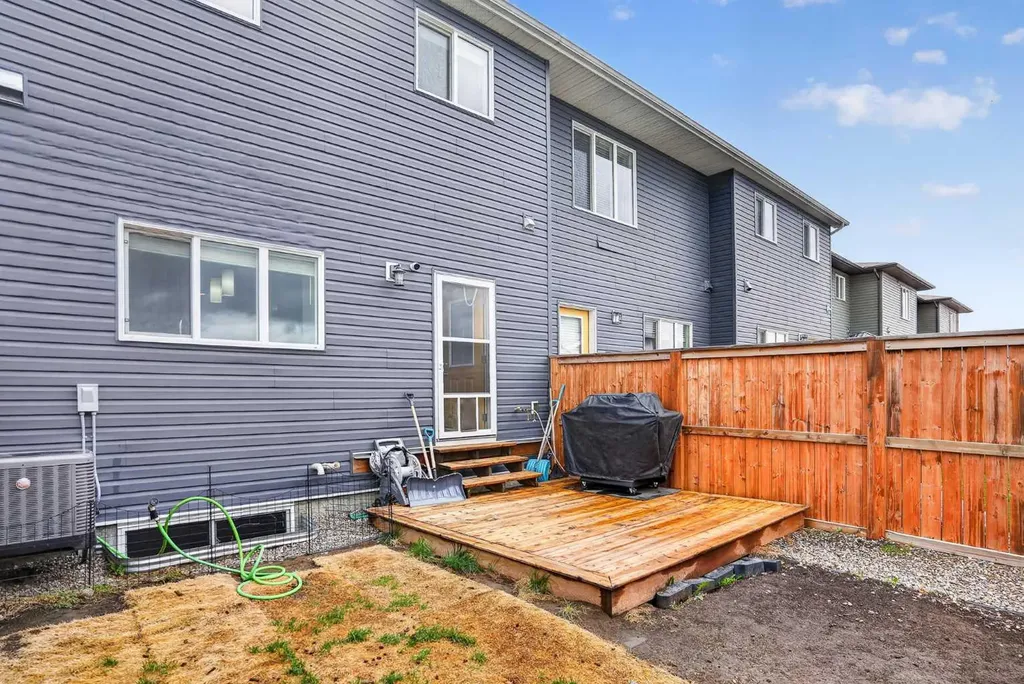 2812 47 Street S Lethbridge AB T1K 8J7