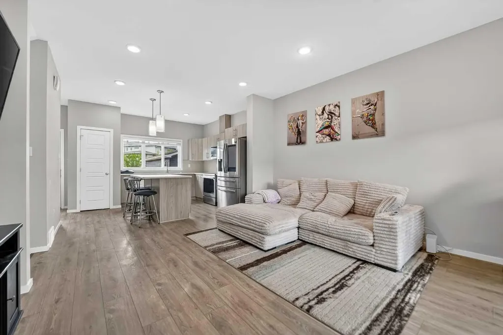 2812 47 Street S Lethbridge AB T1K 8J7