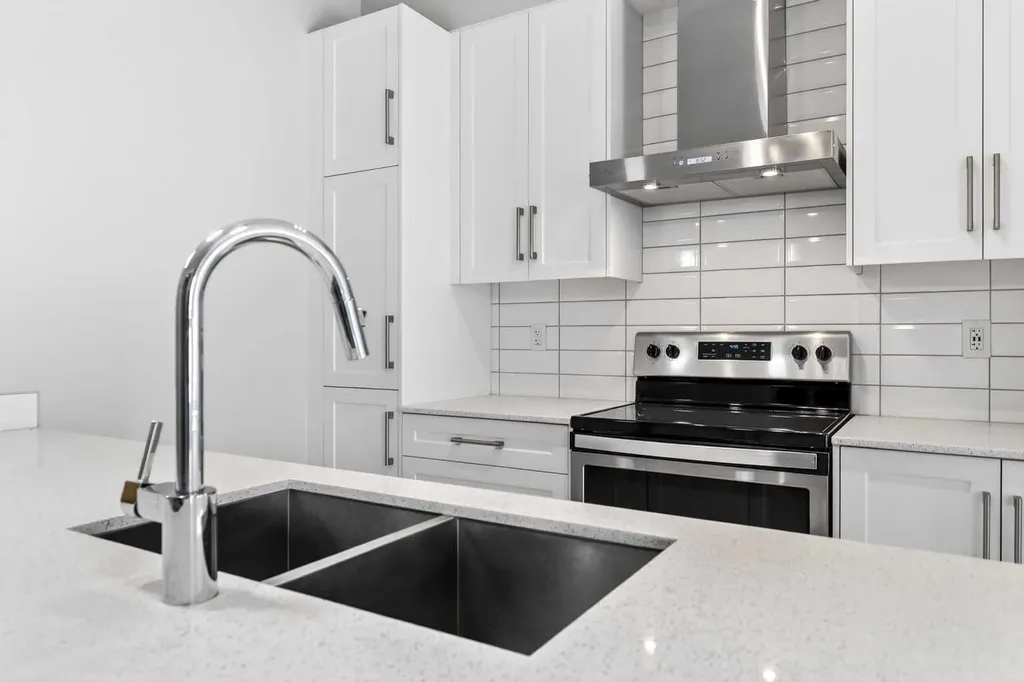 122 Mahogany Centre SE Calgary AB T3M 2Y1
