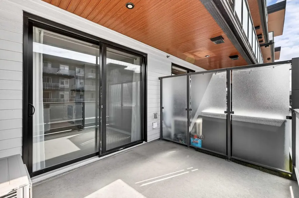 122 Mahogany Centre SE Calgary AB T3M 2Y1