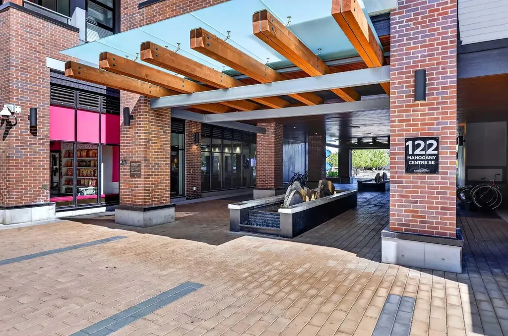 122 Mahogany Centre SE Calgary AB T3M 2Y1