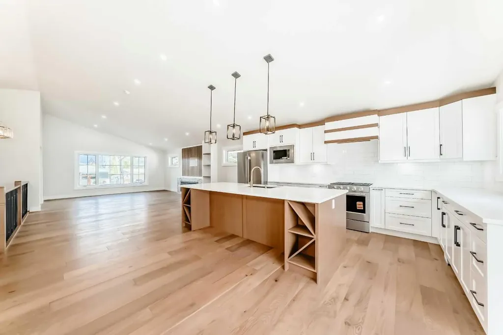 152 Capri Avenue NW Calgary AB T2L 0H5