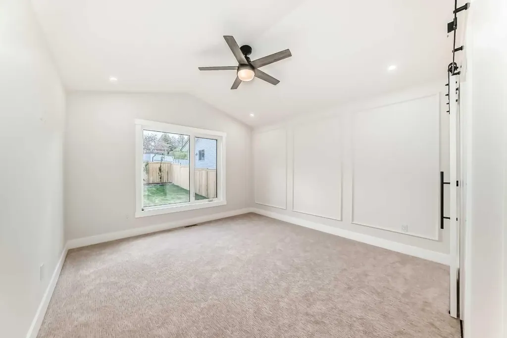 152 Capri Avenue NW Calgary AB T2L 0H5