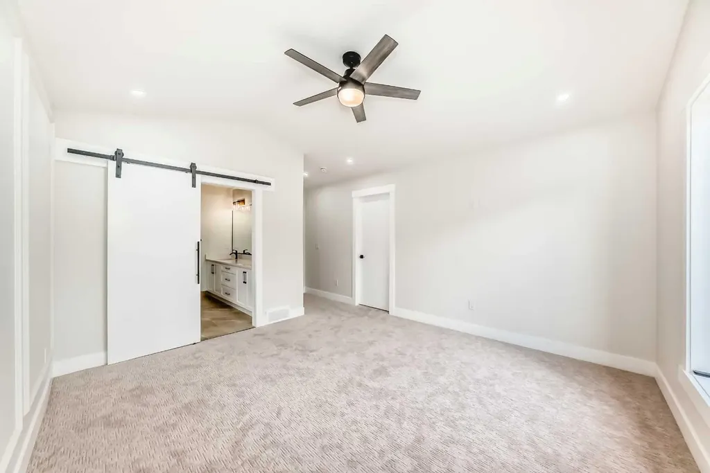 152 Capri Avenue NW Calgary AB T2L 0H5