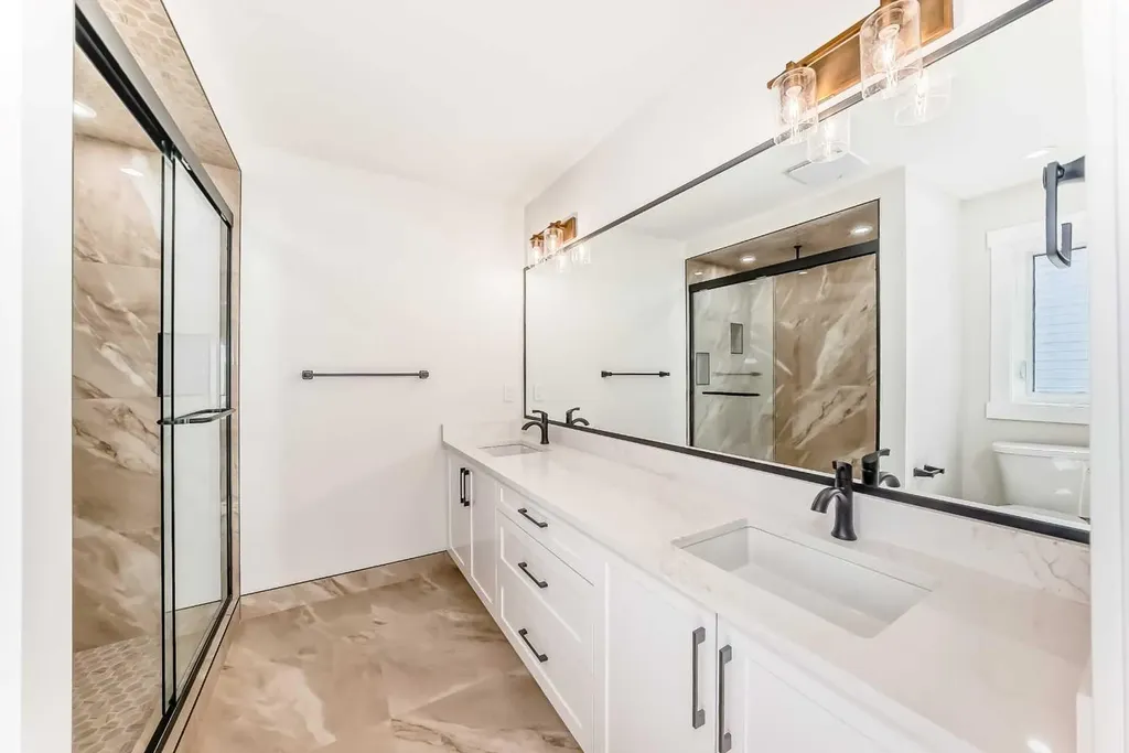 152 Capri Avenue NW Calgary AB T2L 0H5