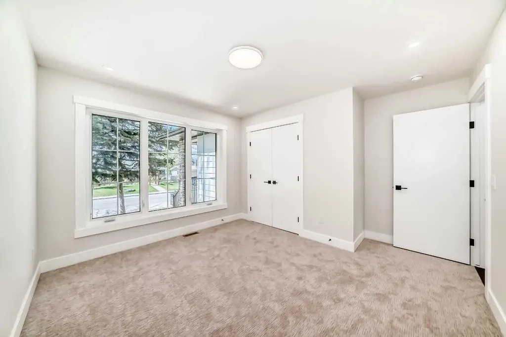 152 Capri Avenue NW Calgary AB T2L 0H5
