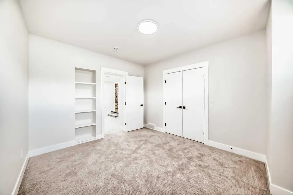 152 Capri Avenue NW Calgary AB T2L 0H5