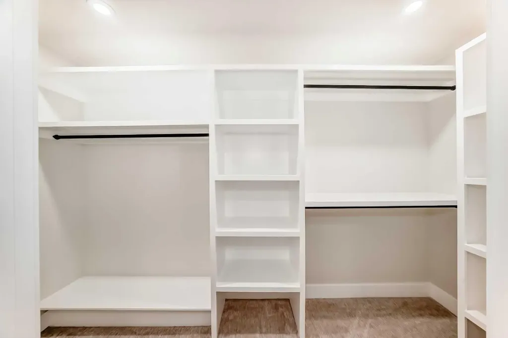 152 Capri Avenue NW Calgary AB T2L 0H5