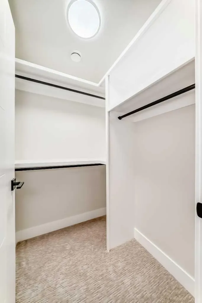 152 Capri Avenue NW Calgary AB T2L 0H5